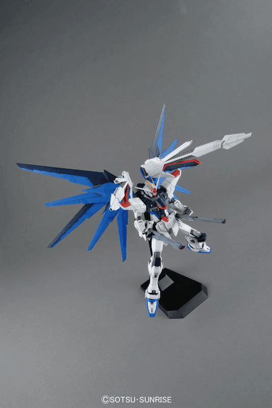MG 1/100 ZGMF-X10A Freedom Gundam 2.0