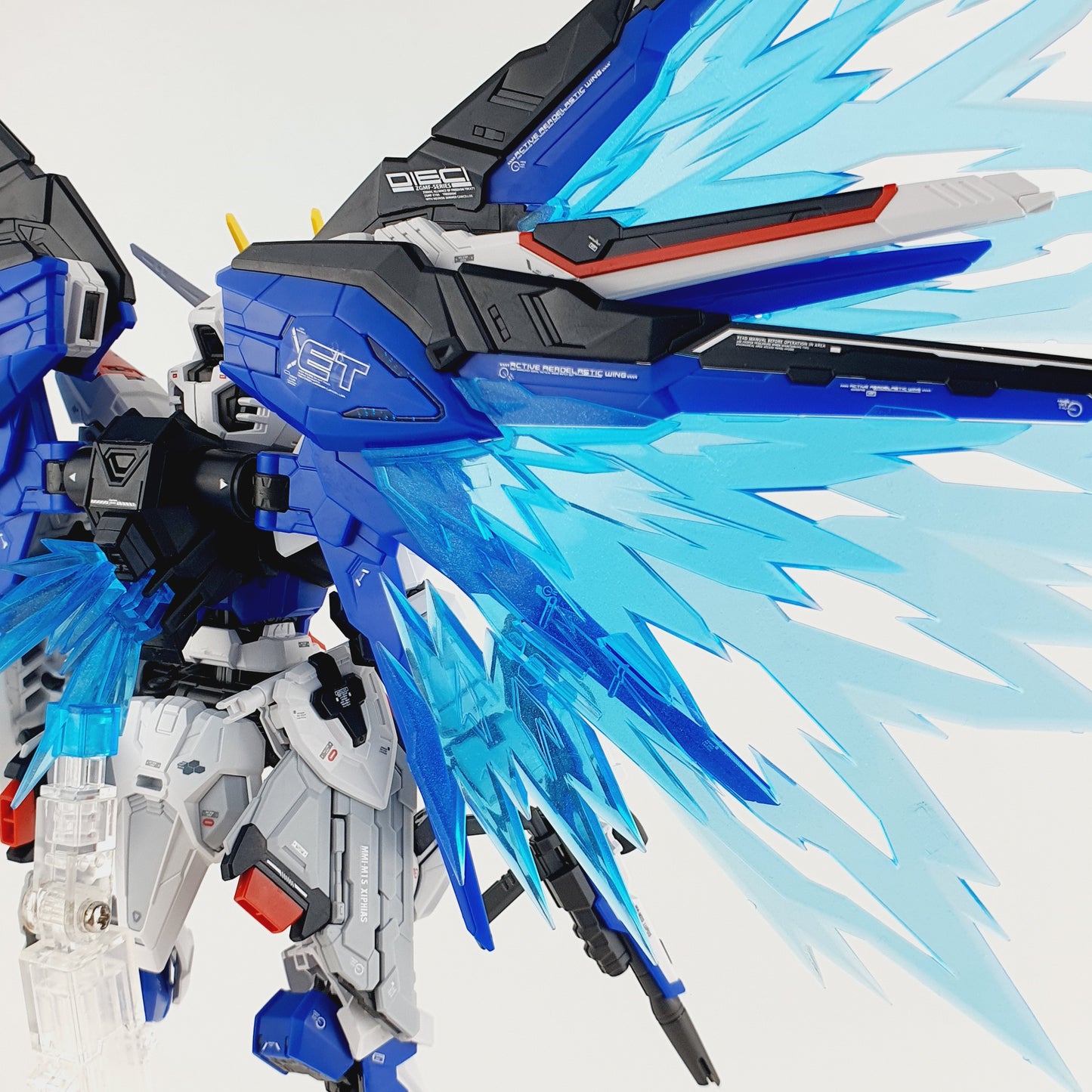 MGSD Freedom Gundam Wings of Light
