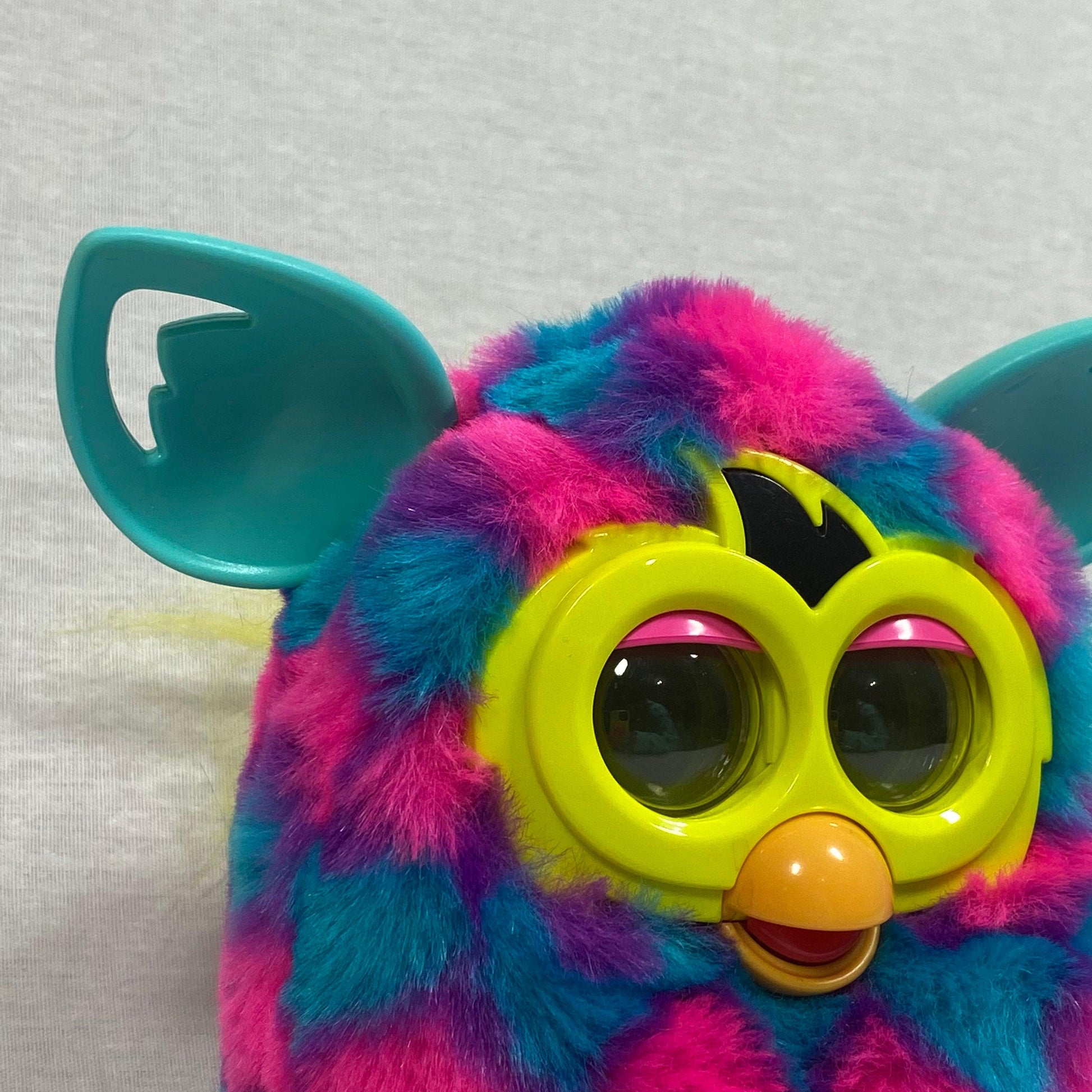 Furby BOOM! Neon Hearts | Pre-Loved Interactive Toy | Hasbro - Show Me What You Bot