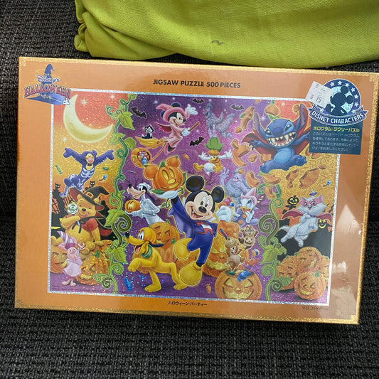 Mickey's Halloween Party | Holographic | 500 Piece Jigsaw Puzzle | Disney - Show Me What You Bot